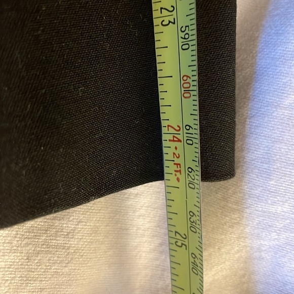 ANN TAYLOR BLACK SINGLE BUTTON SUIT JACKET IN POLY/RAYON/SPANDEX COMBO SIZE 4 - Picture 10 of 10